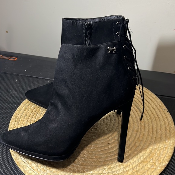 Betseyville Textured Faux Suede Ankle Booties Size 9.5 - Picture 4 of 14